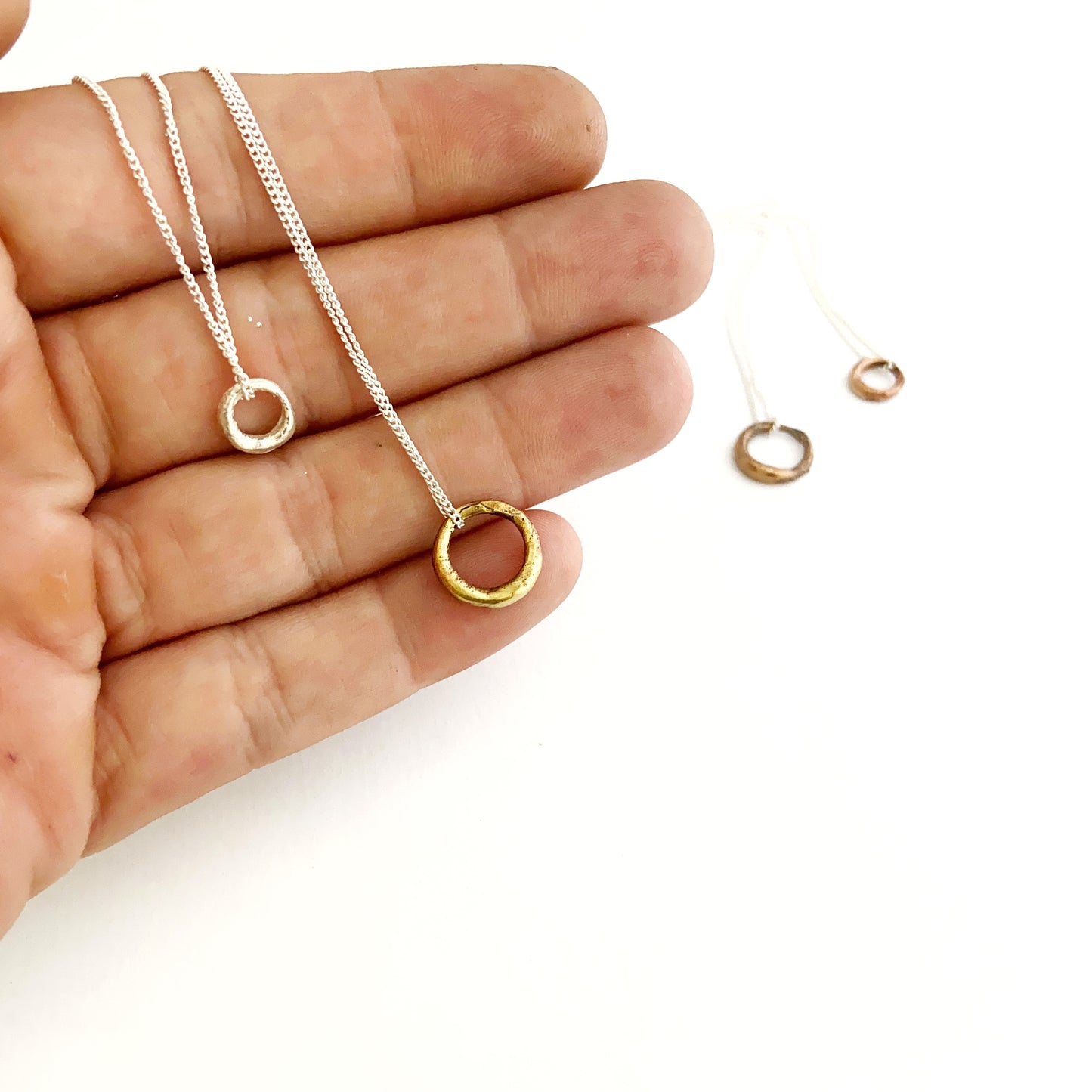 Organic circle pendant - tiny
