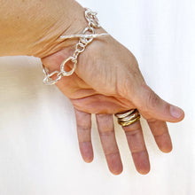 Organic oval bracelet in silver