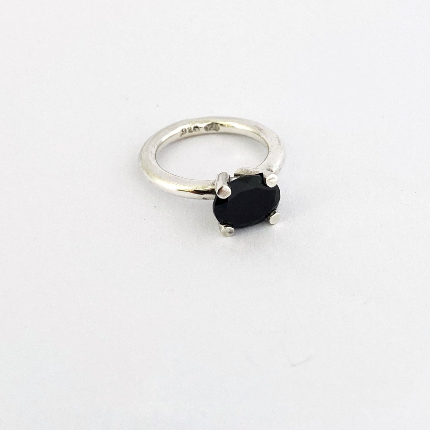 Laurie ring - medium- black spinel