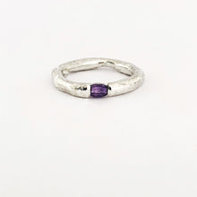 Organic 3mm ring with amethyst