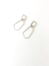 Geometric interlinking crystal shaped earrings