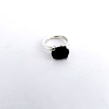 four claw ring with oval black spinel for the gothic princess